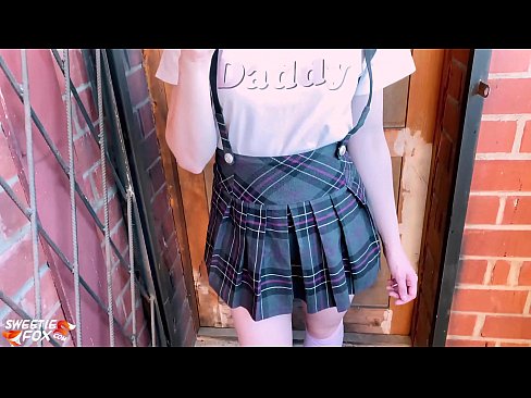 ❤️ Schoolgirl sugit penitus dick et loco classes futuit. Anal video apud nos